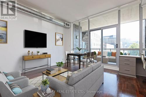 328 - 510 King Street E, Toronto (Waterfront Communities), ON - Indoor Photo Showing Living Room