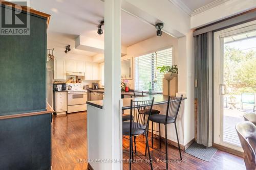 5203 Mulberry Drive, Burlington (Appleby), ON - Indoor Photo Showing Kitchen