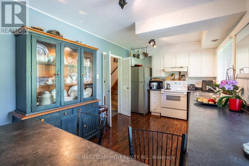 5203 Mulberry Drive, Burlington (Appleby), ON - Indoor Photo Showing Kitchen