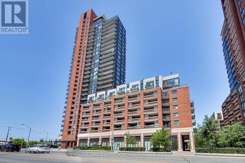 641 - 830 Lawrence Avenue W, Toronto (Yorkdale-Glen Park), ON - Outdoor With Facade