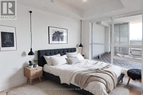 641 - 830 Lawrence Avenue W, Toronto (Yorkdale-Glen Park), ON - Indoor Photo Showing Bedroom