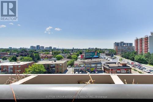 641 - 830 Lawrence Avenue W, Toronto (Yorkdale-Glen Park), ON - Outdoor With View