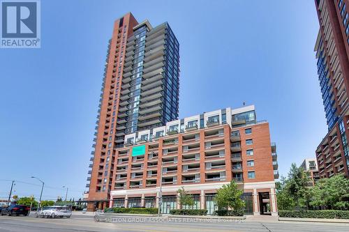 641 - 830 Lawrence Avenue W, Toronto (Yorkdale-Glen Park), ON - Outdoor With Facade