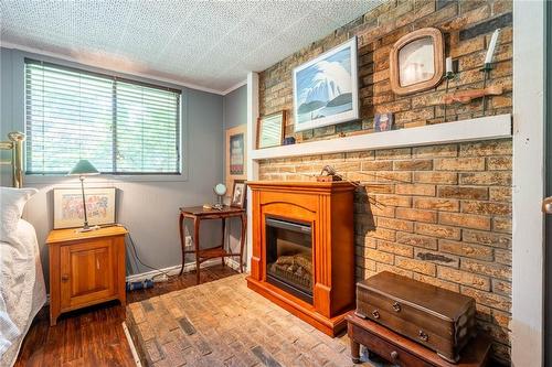 5203 Mulberry Drive, Burlington, ON - Indoor With Fireplace