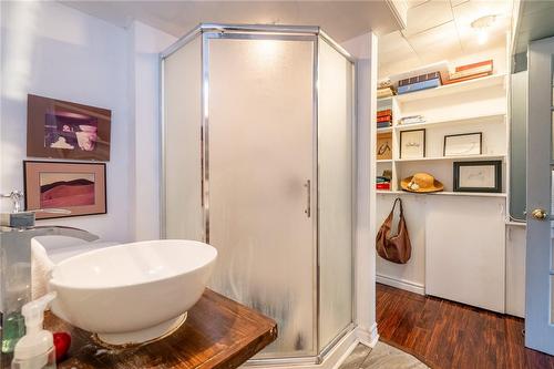 5203 Mulberry Drive, Burlington, ON - Indoor Photo Showing Bathroom