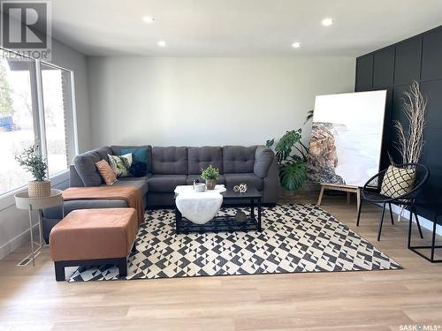 103 Ontario Avenue, Yorkton, SK - Indoor Photo Showing Living Room