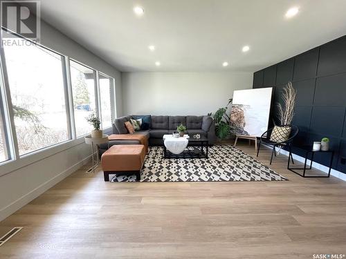 103 Ontario Avenue, Yorkton, SK - Indoor Photo Showing Living Room