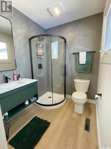 103 Ontario Avenue, Yorkton, SK - Indoor Photo Showing Bathroom