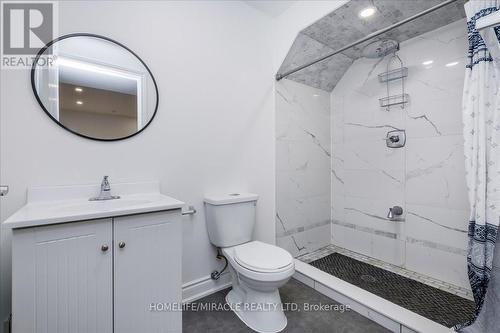 8 Bell Avenue, New Tecumseth, ON - Indoor Photo Showing Bathroom