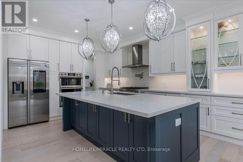 8 Bell Avenue, New Tecumseth, ON - Indoor Photo Showing Kitchen With Upgraded Kitchen