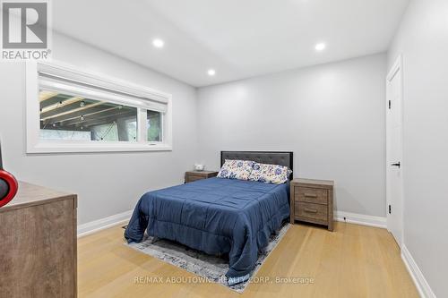 1302 Dunbar Road, Burlington (Mountainside), ON - Indoor Photo Showing Bedroom