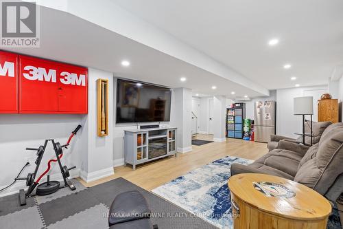 1302 Dunbar Road, Burlington (Mountainside), ON - Indoor Photo Showing Living Room