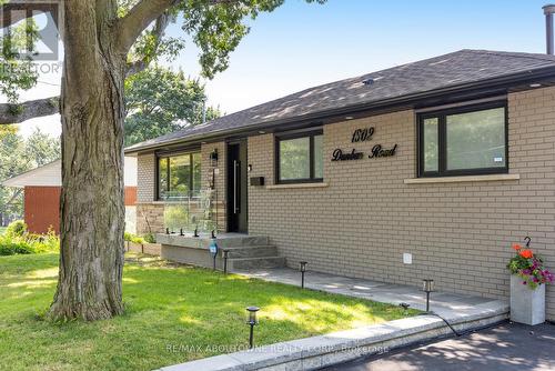 1302 Dunbar Road, Burlington (Mountainside), ON - Outdoor With Exterior