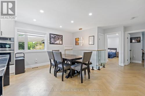 1302 Dunbar Road, Burlington (Mountainside), ON - Indoor Photo Showing Dining Room