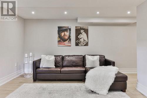 1312 Duncan Road, Oakville (Eastlake), ON - Indoor Photo Showing Living Room