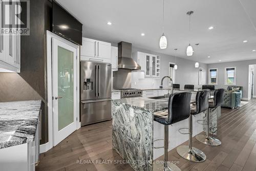 248 Summer Street, Windsor, ON - Indoor Photo Showing Kitchen With Upgraded Kitchen