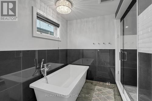 248 Summer Street, Windsor, ON - Indoor Photo Showing Bathroom