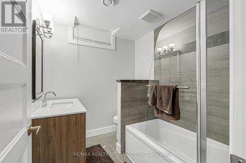 248 Summer Street, Windsor, ON - Indoor Photo Showing Bathroom