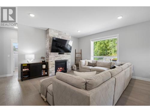 2529 Valley Place, Blind Bay, BC - Indoor Photo Showing Living Room With Fireplace