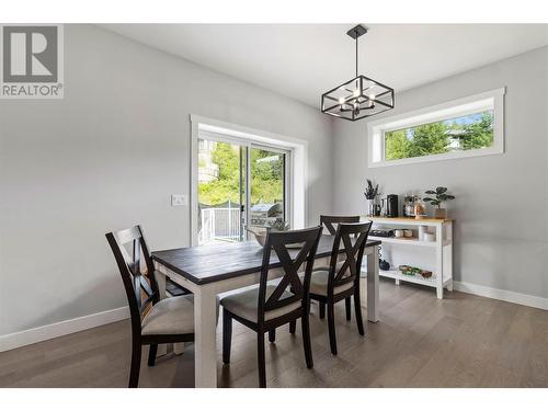 2529 Valley Place, Blind Bay, BC - Indoor Photo Showing Dining Room