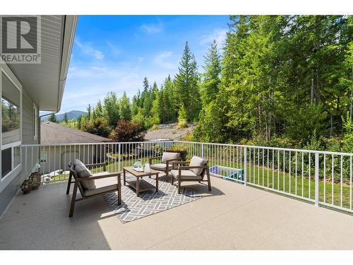 2529 Valley Place, Blind Bay, BC - Outdoor With Exterior