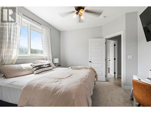 2529 Valley Place, Blind Bay, BC - Indoor Photo Showing Bedroom