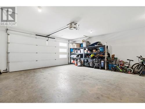 2529 Valley Place, Blind Bay, BC - Indoor Photo Showing Garage