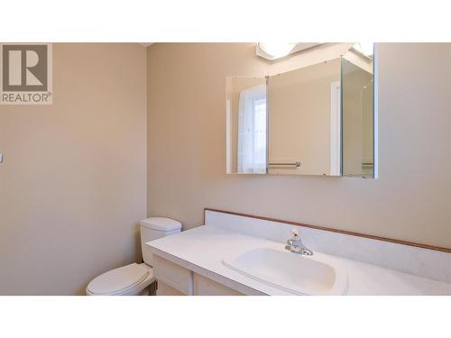 895 Theodora Road, Kelowna, BC - Indoor Photo Showing Bathroom