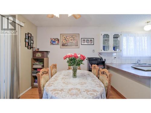 895 Theodora Road, Kelowna, BC - Indoor Photo Showing Dining Room