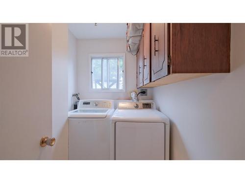 895 Theodora Road, Kelowna, BC - Indoor Photo Showing Laundry Room