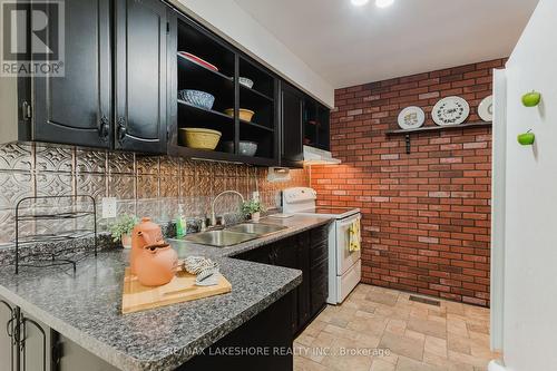 8 Elm Avenue, Hamilton Township (Baltimore), ON - Indoor Photo Showing Kitchen With Double Sink