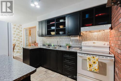 8 Elm Avenue, Hamilton Township (Baltimore), ON - Indoor Photo Showing Kitchen With Double Sink