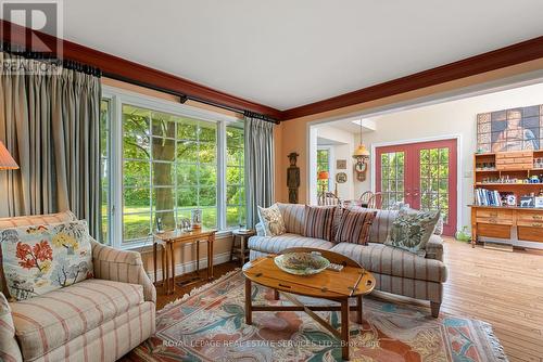 108 Esgore Drive, Toronto (Bedford Park-Nortown), ON - Indoor Photo Showing Living Room