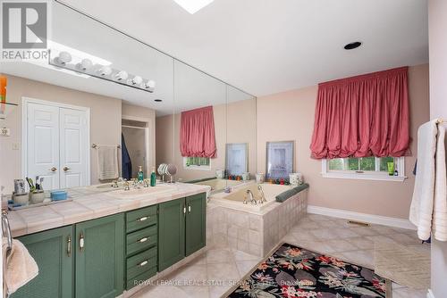 108 Esgore Drive, Toronto (Bedford Park-Nortown), ON - Indoor Photo Showing Bathroom