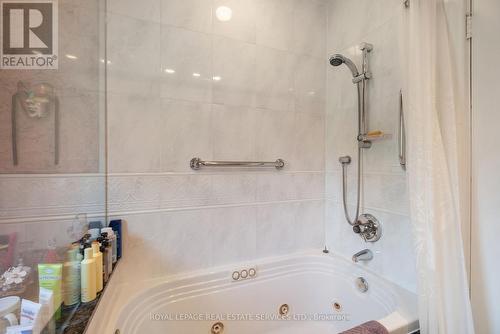 108 Esgore Drive, Toronto (Bedford Park-Nortown), ON - Indoor Photo Showing Bathroom