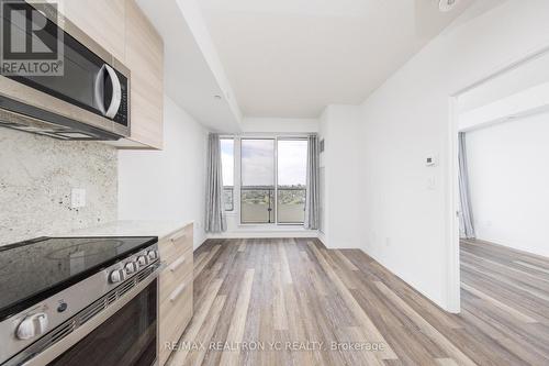 2110 - 75 Canterbury Place, Toronto, ON - Indoor Photo Showing Kitchen