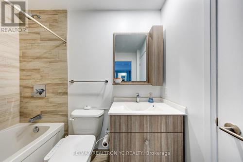 2110 - 75 Canterbury Place, Toronto, ON - Indoor Photo Showing Bathroom