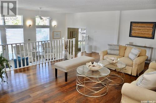 310 Willow Street E, Saskatoon, SK - Indoor Photo Showing Living Room