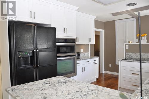 310 Willow Street E, Saskatoon, SK - Indoor Photo Showing Kitchen