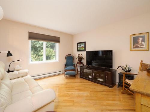 Family room - 42 Rue De L'Arche, Notre-Dame-De-L'Île-Perrot, QC - Indoor Photo Showing Living Room