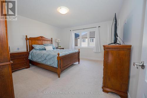 120 Mutrie Boulevard, Guelph/Eramosa, ON - Indoor Photo Showing Bedroom