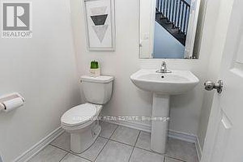 4 Munch Place, Milton, ON - Indoor Photo Showing Bathroom