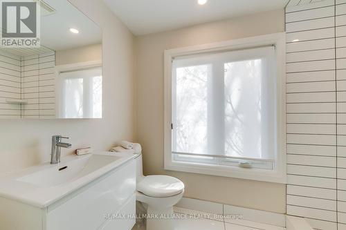 1188 Carey Road, Oakville, ON - Indoor Photo Showing Bathroom