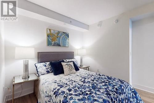 725 - 955 Bay Street, Toronto, ON - Indoor Photo Showing Bedroom