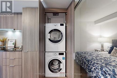 725 - 955 Bay Street, Toronto, ON - Indoor Photo Showing Laundry Room
