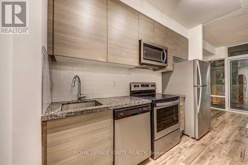 621 - 621 Sheppard Avenue E, Toronto, ON - Indoor Photo Showing Kitchen With Stainless Steel Kitchen