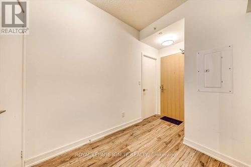 621 - 621 Sheppard Avenue E, Toronto C15, ON - Indoor Photo Showing Other Room