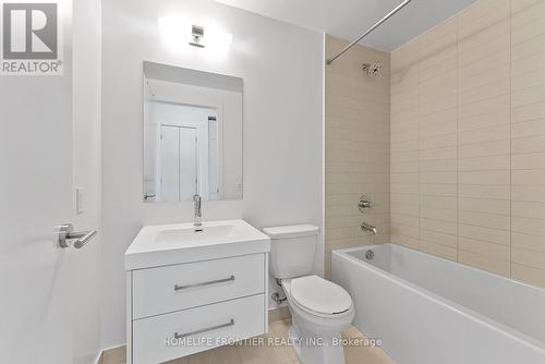 3003 - 403 Church Street, Toronto, ON - Indoor Photo Showing Bathroom