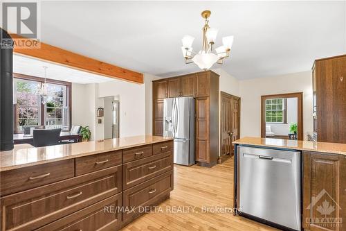 140 High Street, Prescott And Russell, ON - Indoor Photo Showing Kitchen