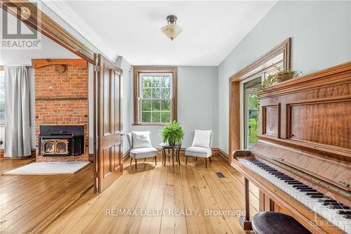 140 High Street, Prescott And Russell, ON - Indoor With Fireplace